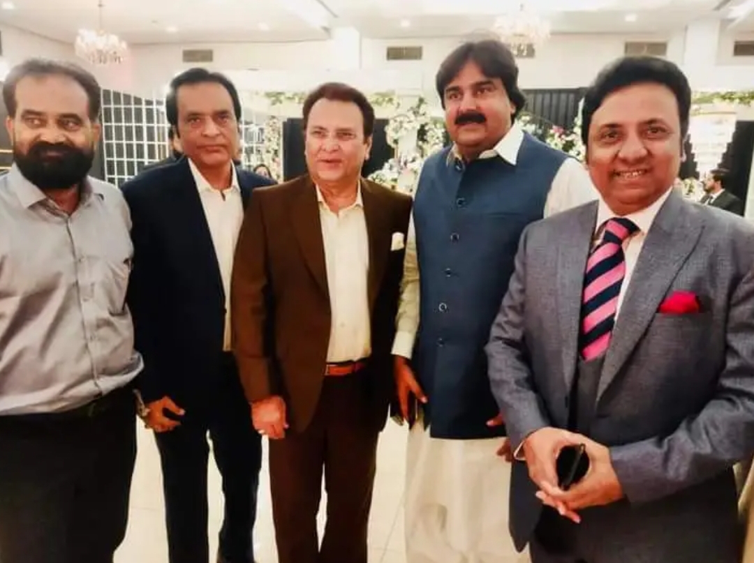 Hanif Raj Celebrities Spotted At Hanif Raja Son's Wedding | Reviewit.pk