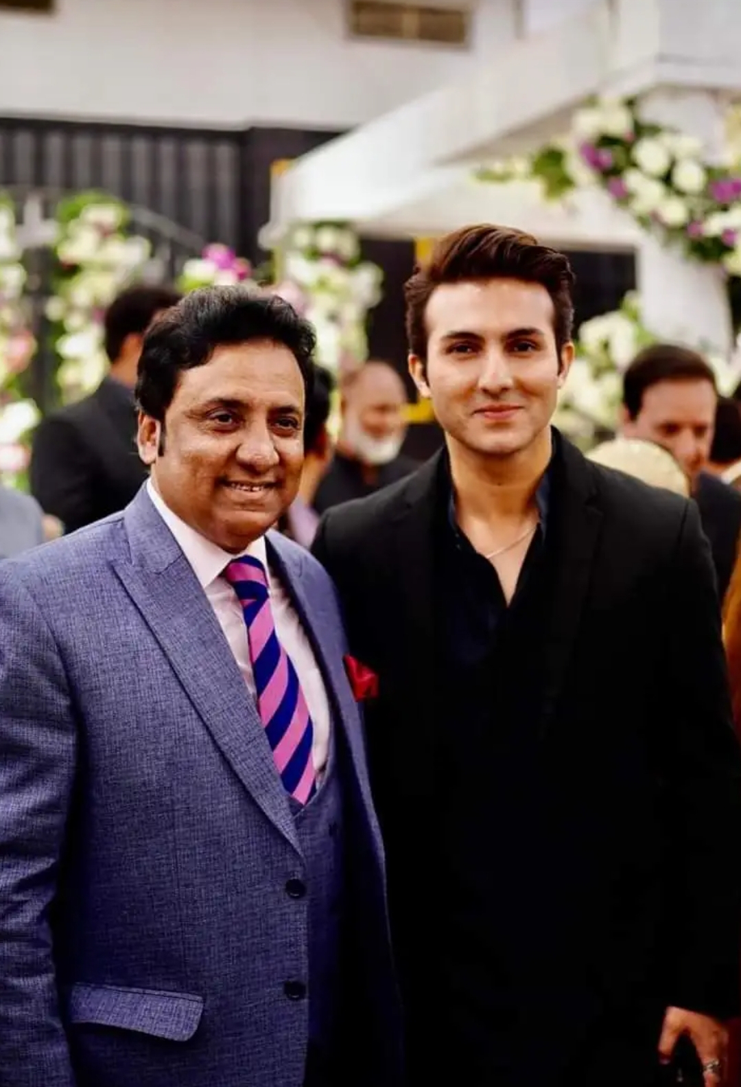 Hanif Raj Celebrities Spotted At Hanif Raja Son's Wedding | Reviewit.pk