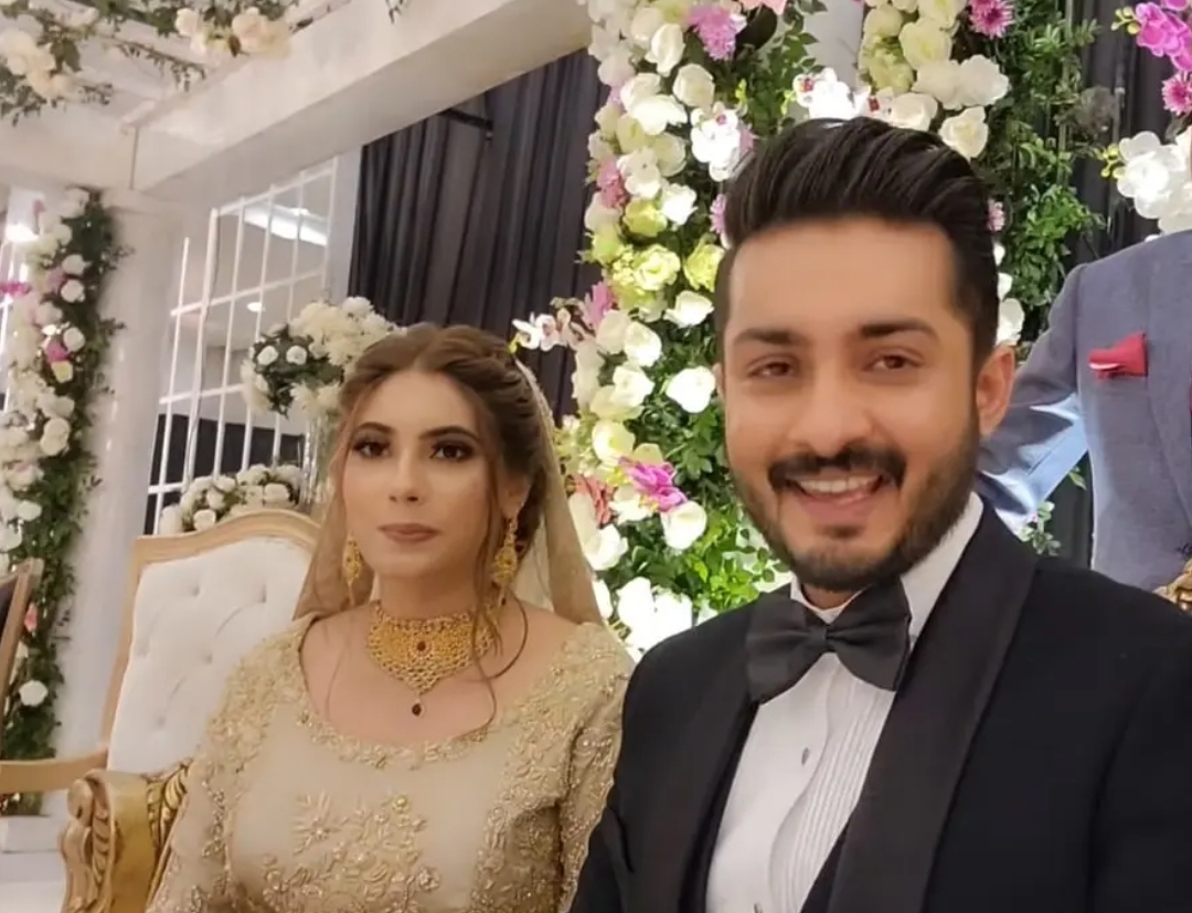 Hanif Raj Celebrities Spotted At Hanif Raja Son's Wedding | Reviewit.pk