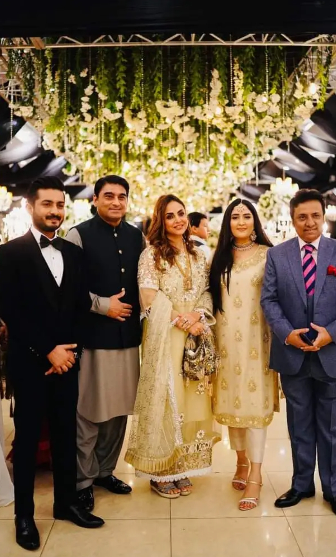 Hanif Raj Celebrities Spotted At Hanif Raja Son's Wedding | Reviewit.pk