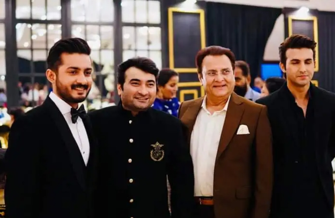 Hanif Raj Celebrities Spotted At Hanif Raja Son's Wedding | Reviewit.pk