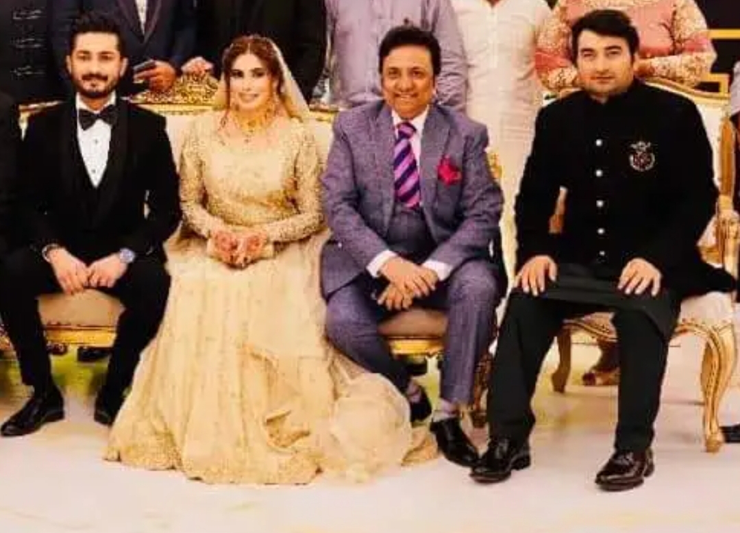 Hanif Raj Celebrities Spotted At Hanif Raja Son's Wedding | Reviewit.pk
