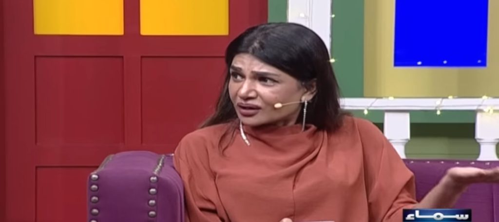 Iffat Omar & Ahmed Ali Butt's War of Words - Viral Video