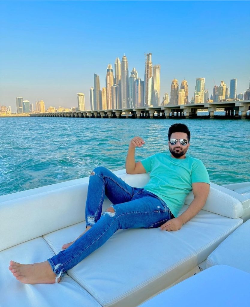 Sarah Khan and Falak Shabir Pictures While Boating in Dubai