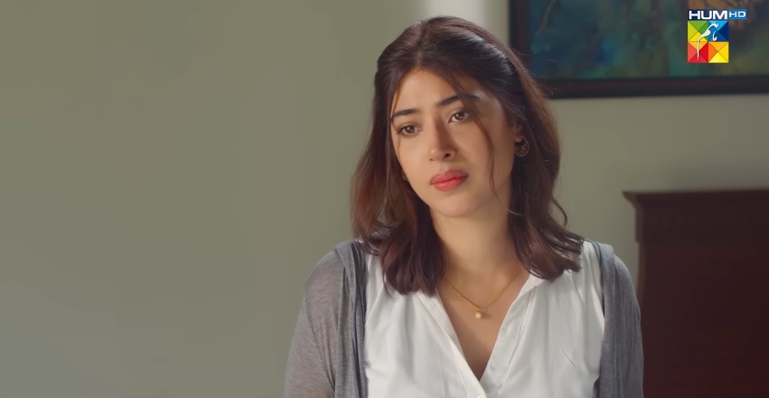 Sonia Mishal Addresses Hearsay About Her Cosmetic Surgery | Reviewit.pk