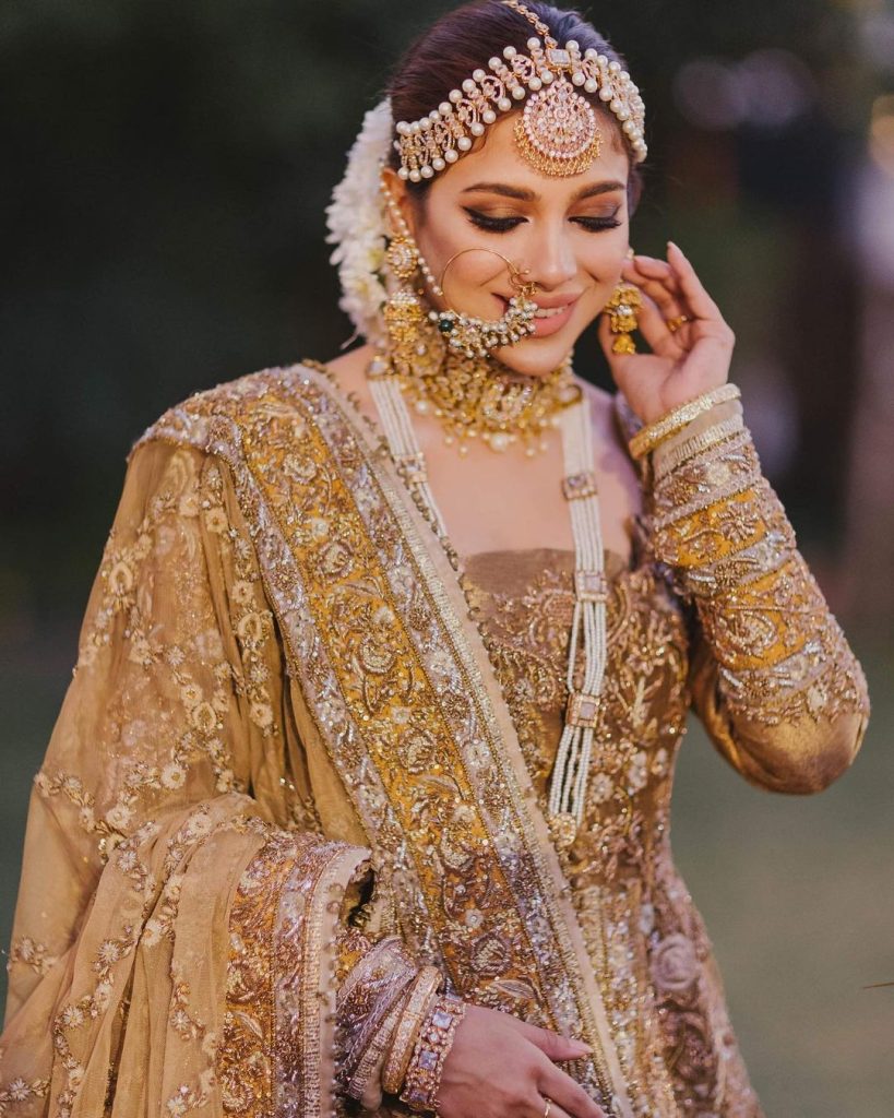 Sonya Hussyn Looks Adorable In Dull Gold Bridal Outfit