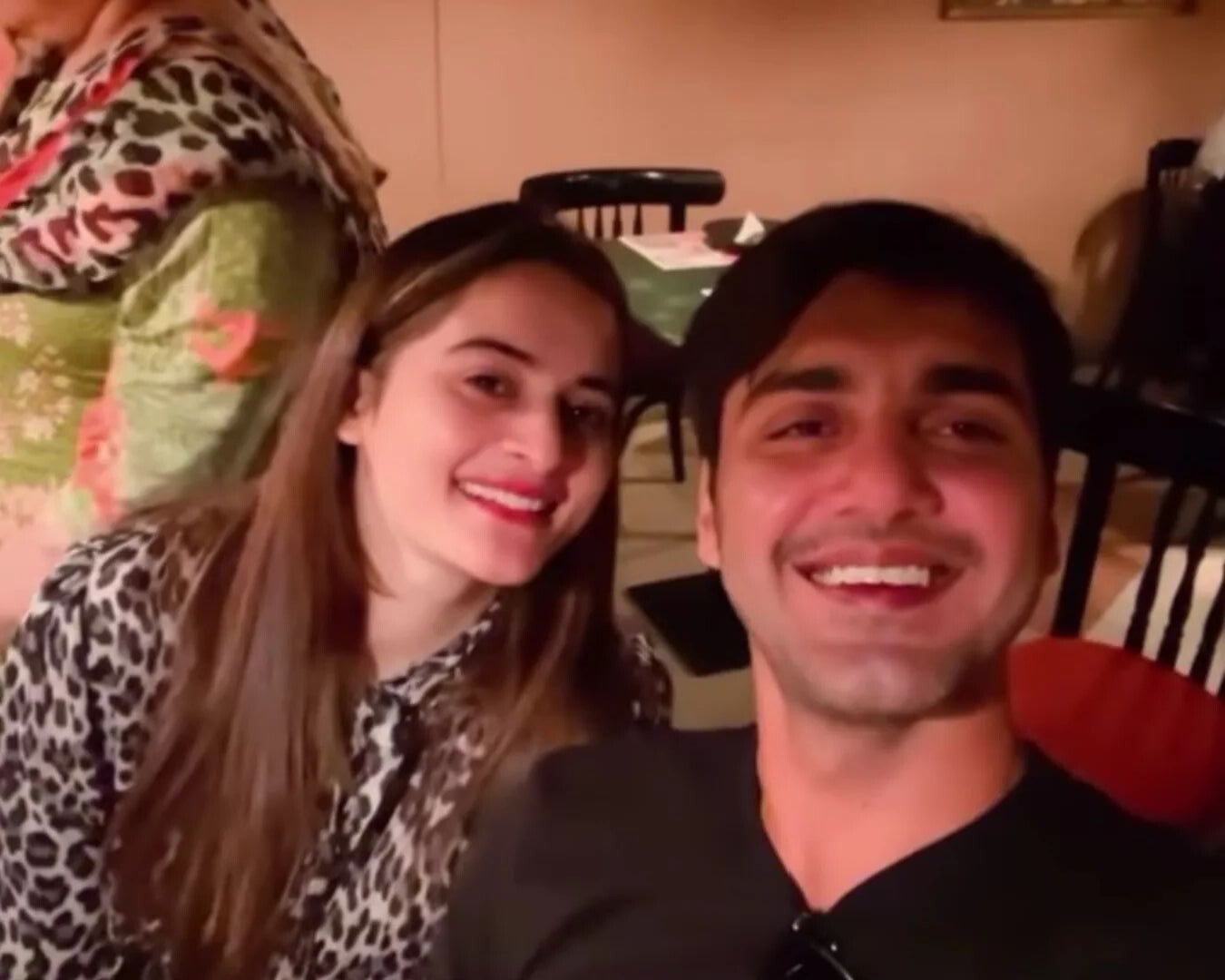 Aiman Khan And Minal Khan Celebrate Birthday With Their Family ...