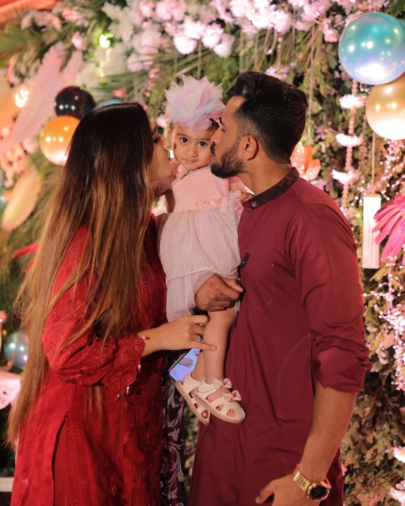 Hassan Ali's Adorable Clicks With Wife And Daughter