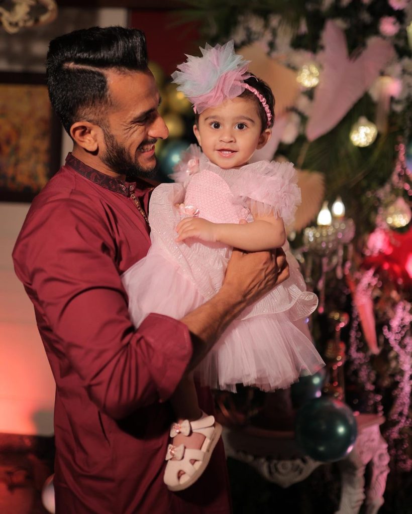 Hassan Ali's Adorable Clicks With Wife And Daughter