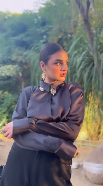 Netizens Are Confused By Hira Mani's Latest Style Video