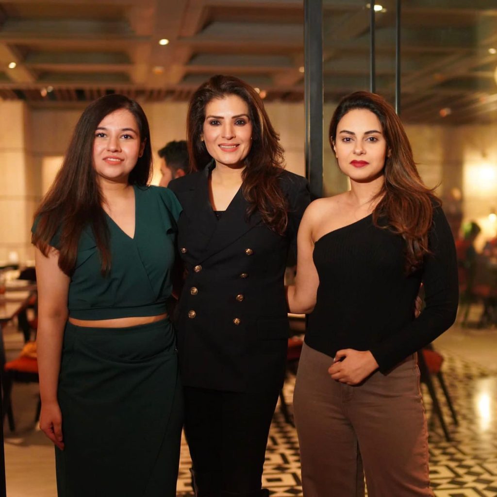 Celebrities Spotted At Momin Ali Munshi's Birthday Dinner