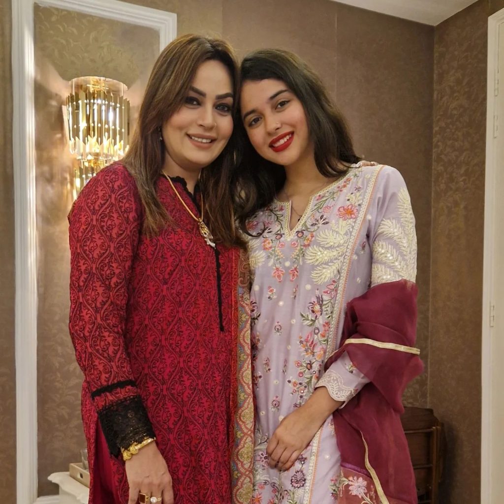 Sadia Imam Celebrates Birthday With Family