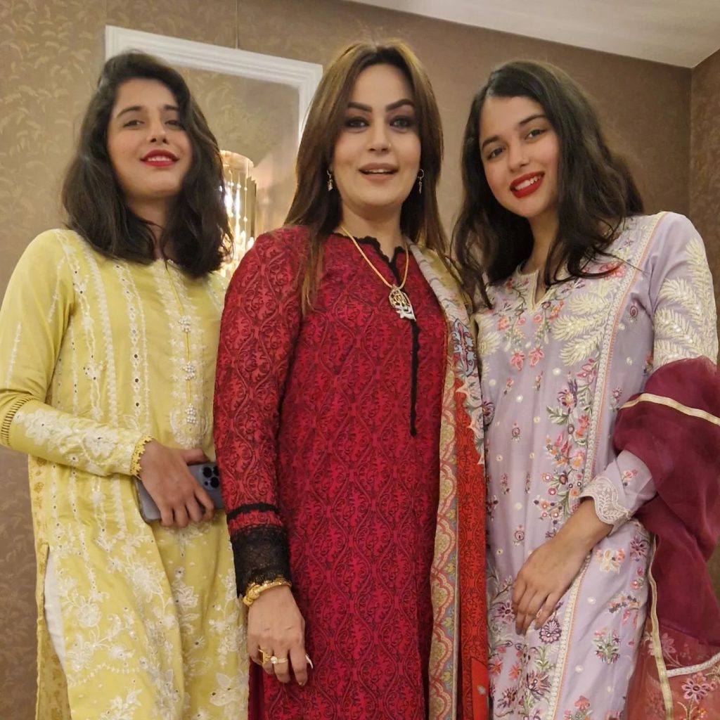 Sadia Imam Celebrates Birthday With Family