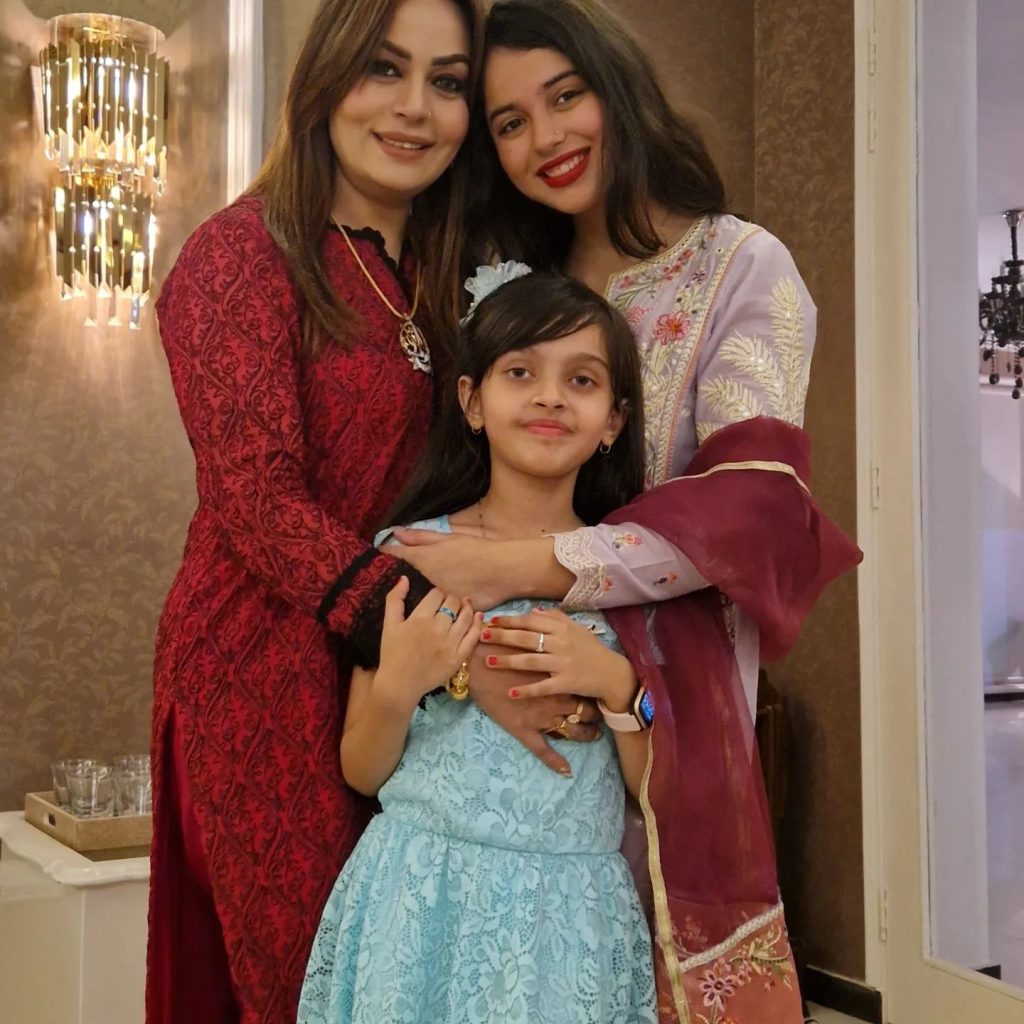 Sadia Imam Celebrates Birthday With Family