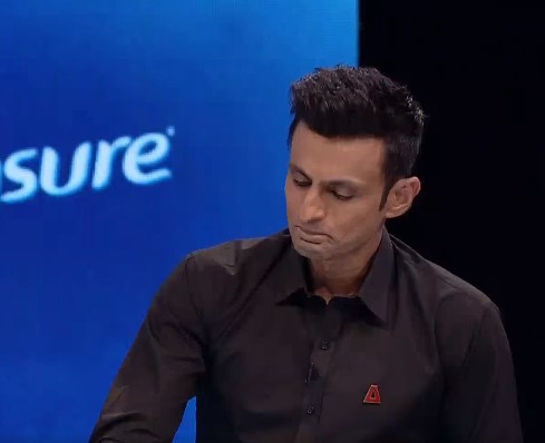 Shoaib Malik Cries On Live Television Program