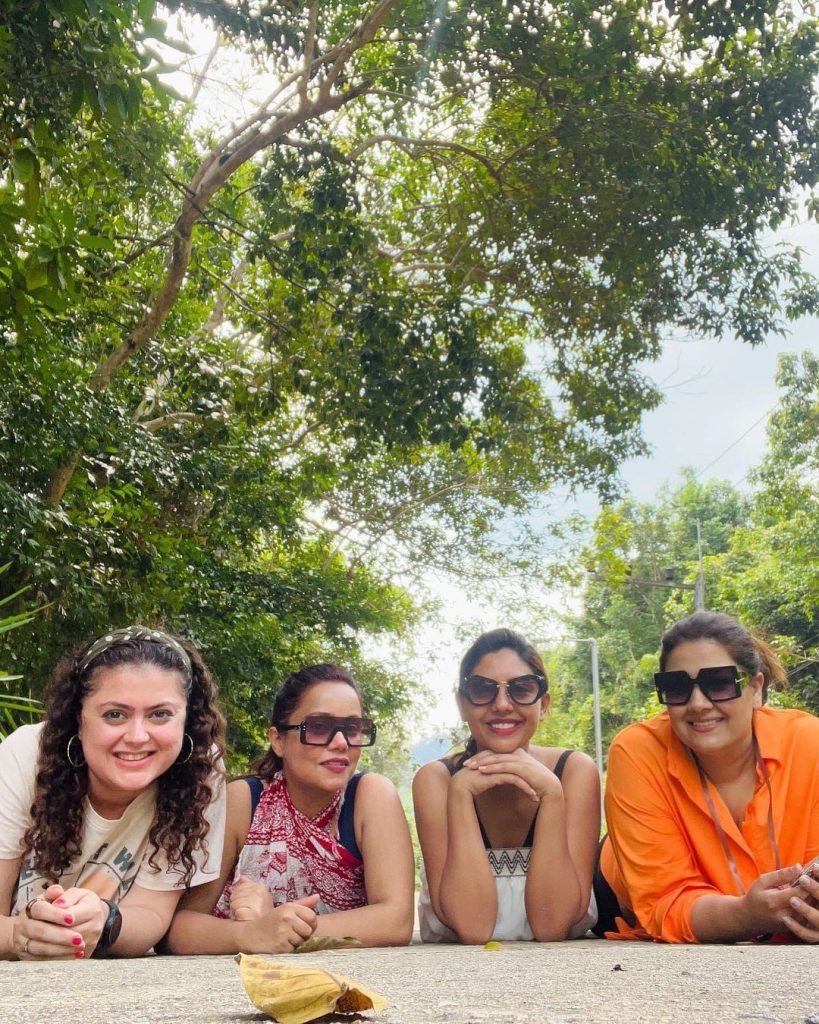 Sunita Marshall Had A Fun Trip With Friends In Bangkok