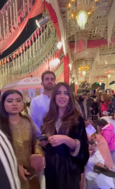 Pakistani Divas Spotted Having A Great Time At A Wedding