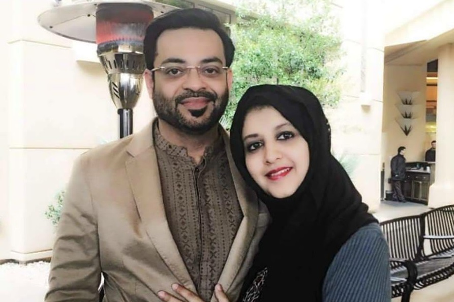 Bushra Iqbal Reveals Why She Is Fighting For Aamir Liaquat | Reviewit.pk