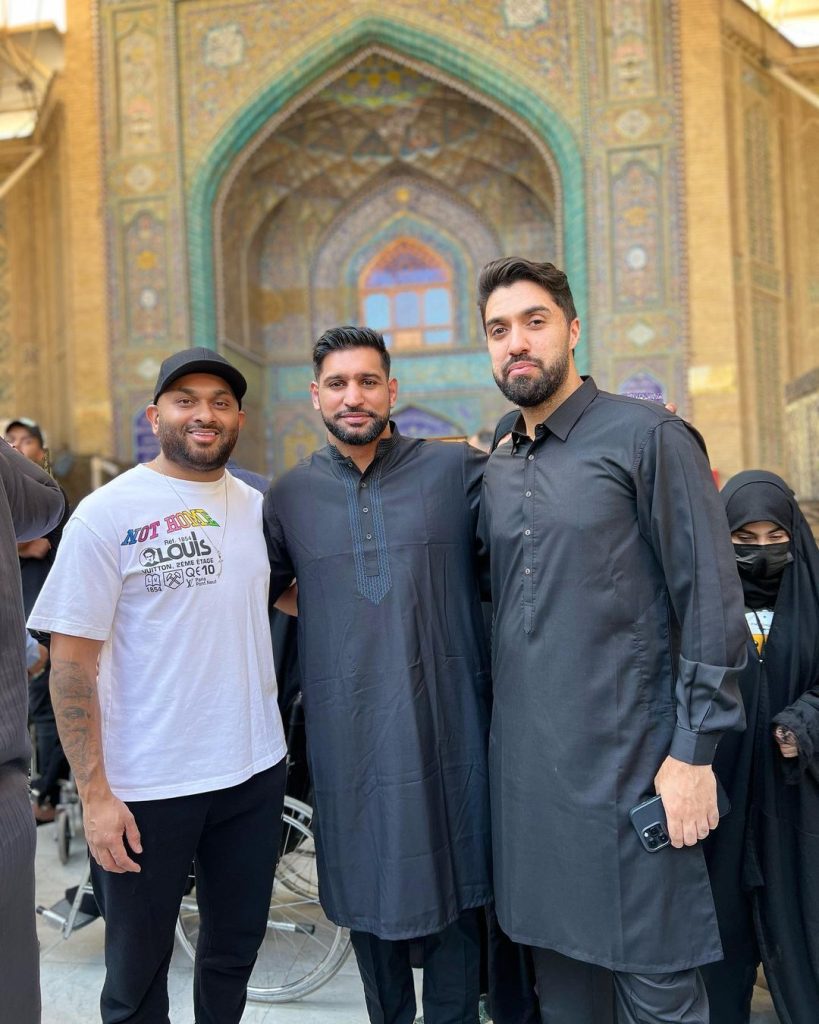Boxer Amir Khan Visits Hazrat Ali RA Shrine In Najaf Iraq