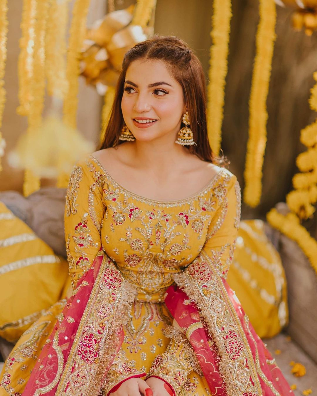 Dananeer Mobeen Is A Vision In Her Latest Bridal Shoot | Reviewit.pk