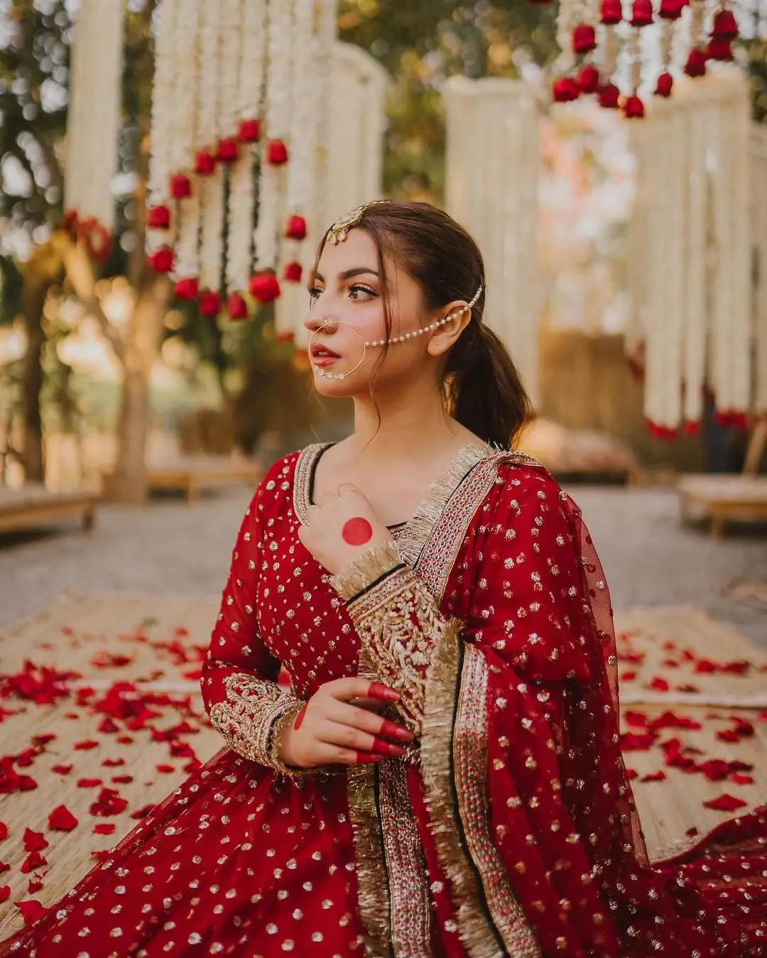 Dananeer Mobeen Is A Vision In Her Latest Bridal Shoot | Reviewit.pk