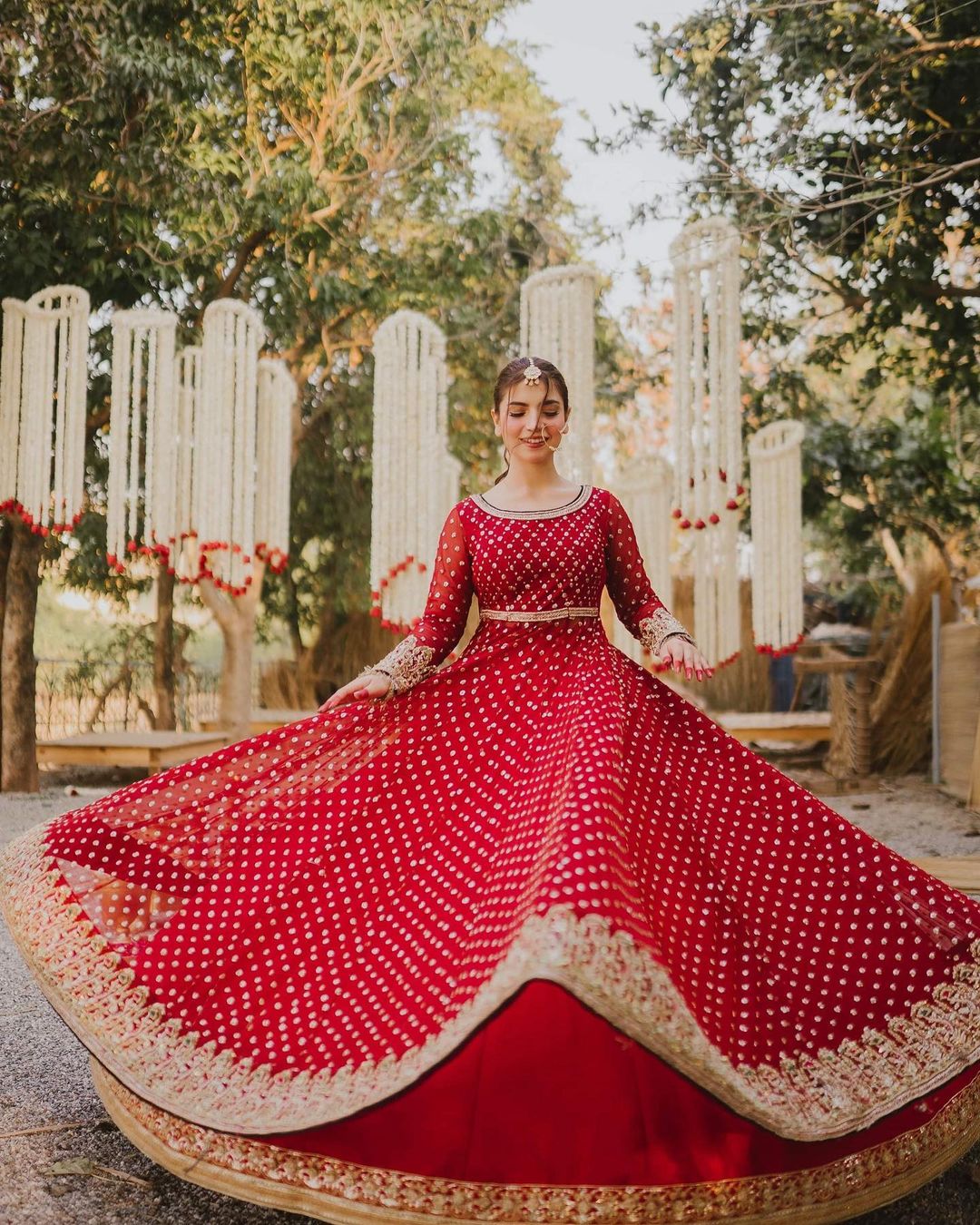 Dananeer Mobeen Is A Vision In Her Latest Bridal Shoot | Reviewit.pk