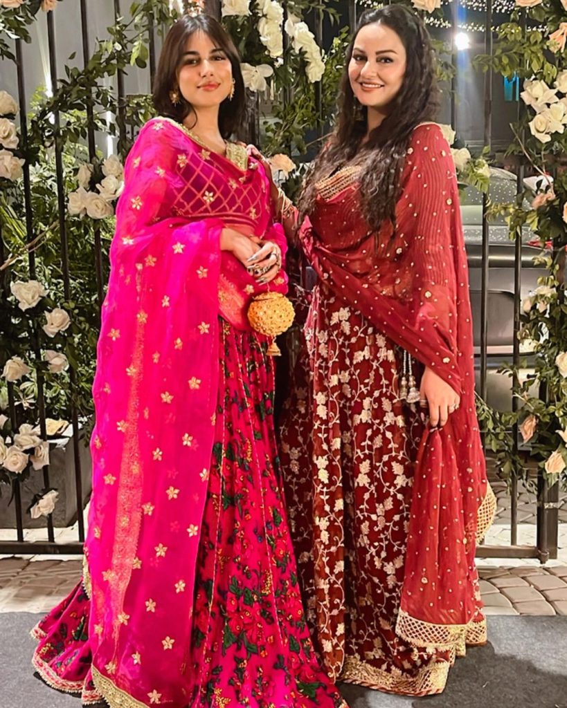 Javeria Abbasi And Daughter Anzela Abbasi Shine At A Wedding