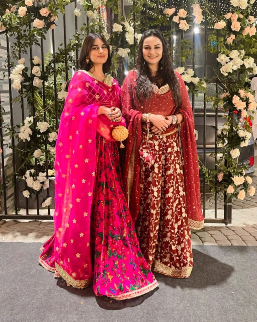 Javeria Abbasi And Daughter Anzela Abbasi Shine At A Wedding