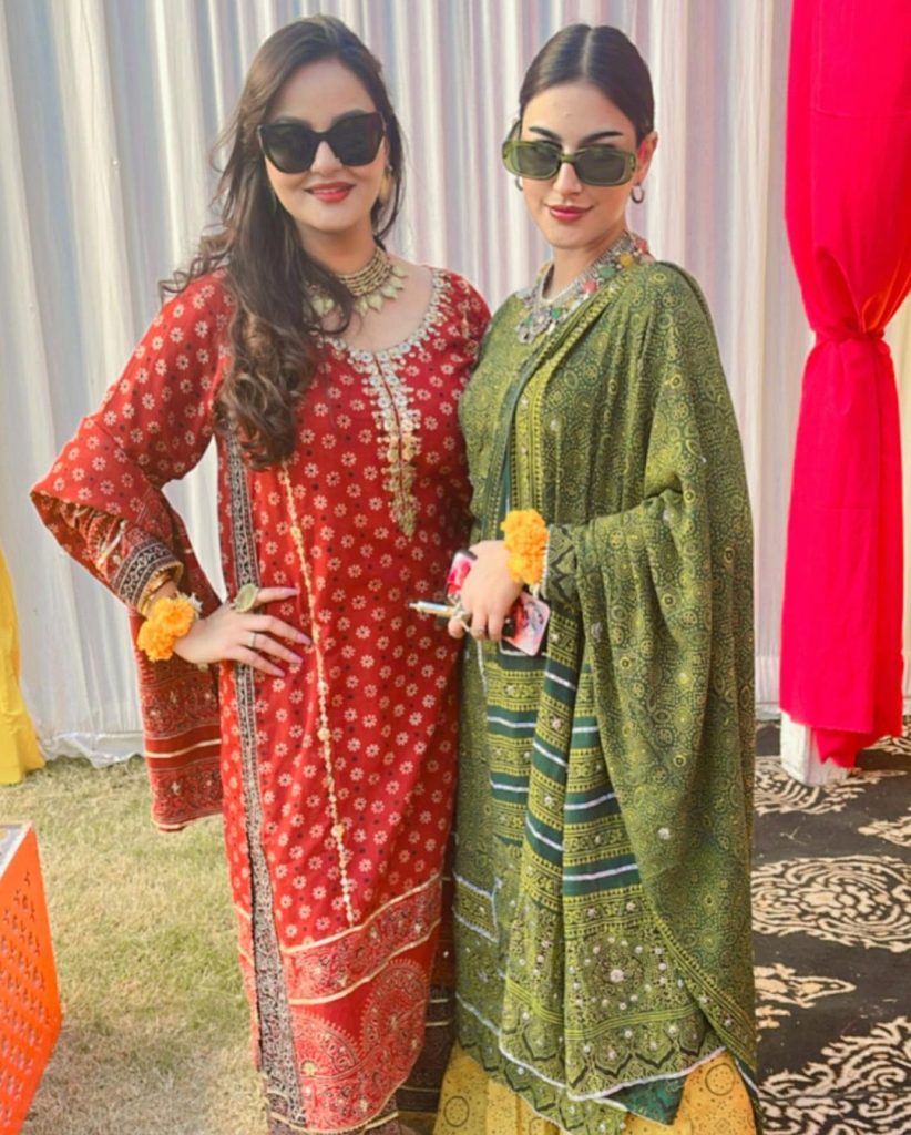 Javeria Abbasi And Daughter Anzela Abbasi Shine At A Wedding