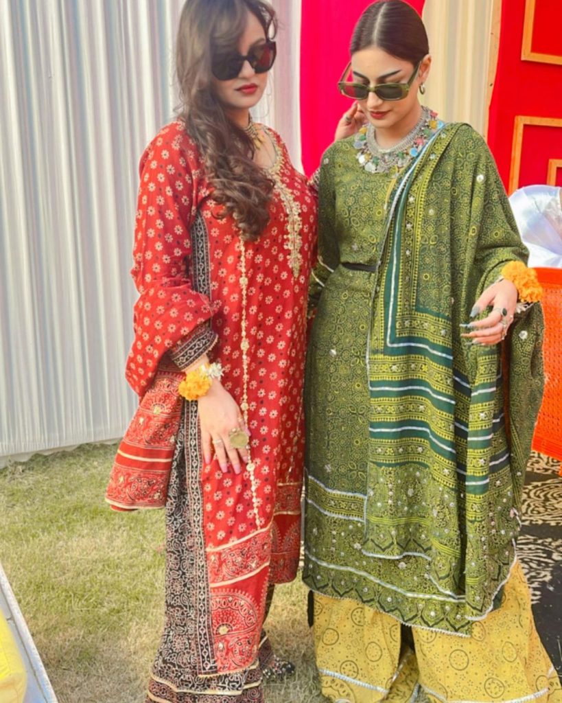 Javeria Abbasi And Daughter Anzela Abbasi Shine At A Wedding