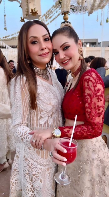 Betiyaan Actress Tanya Hussain With Model Mother Natasha Hussain At A Wedding