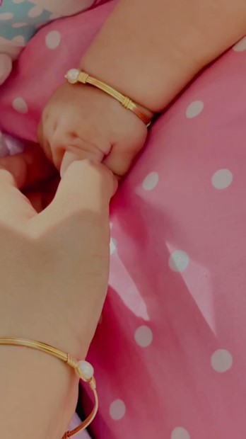 Sohai Ali Abro Shares Beautiful Pictures Of Her Baby Girl