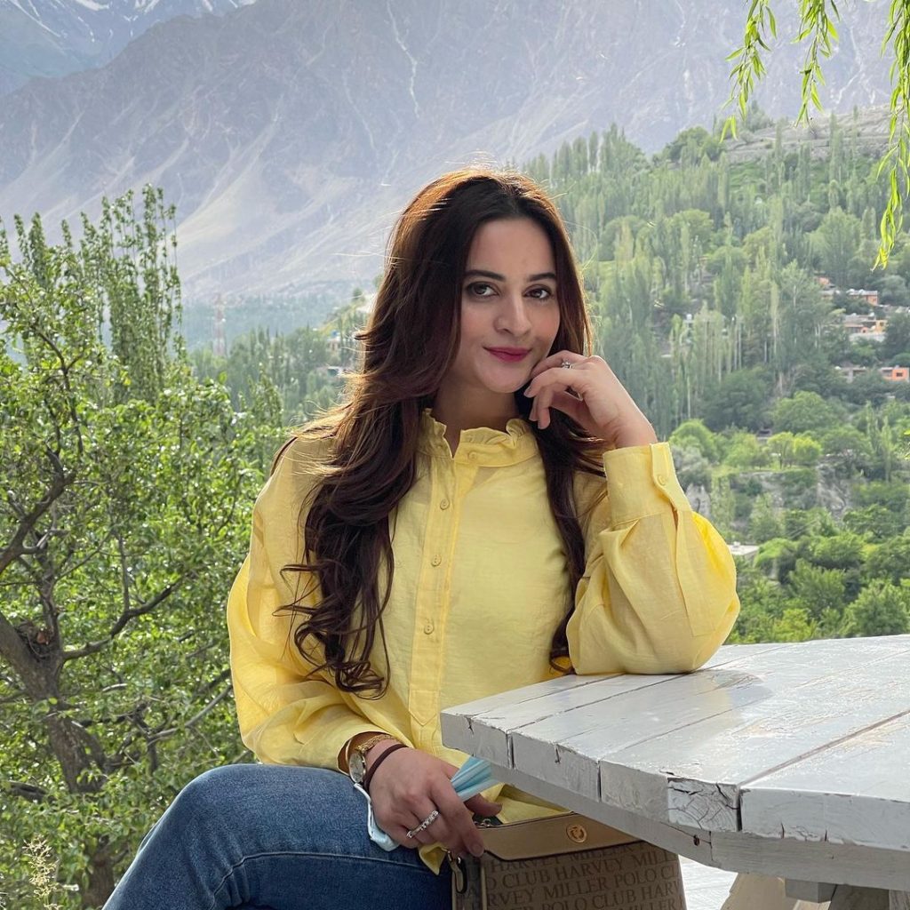 Aiman Khan and Muneeb's Latest Clicks with Daughter Amal