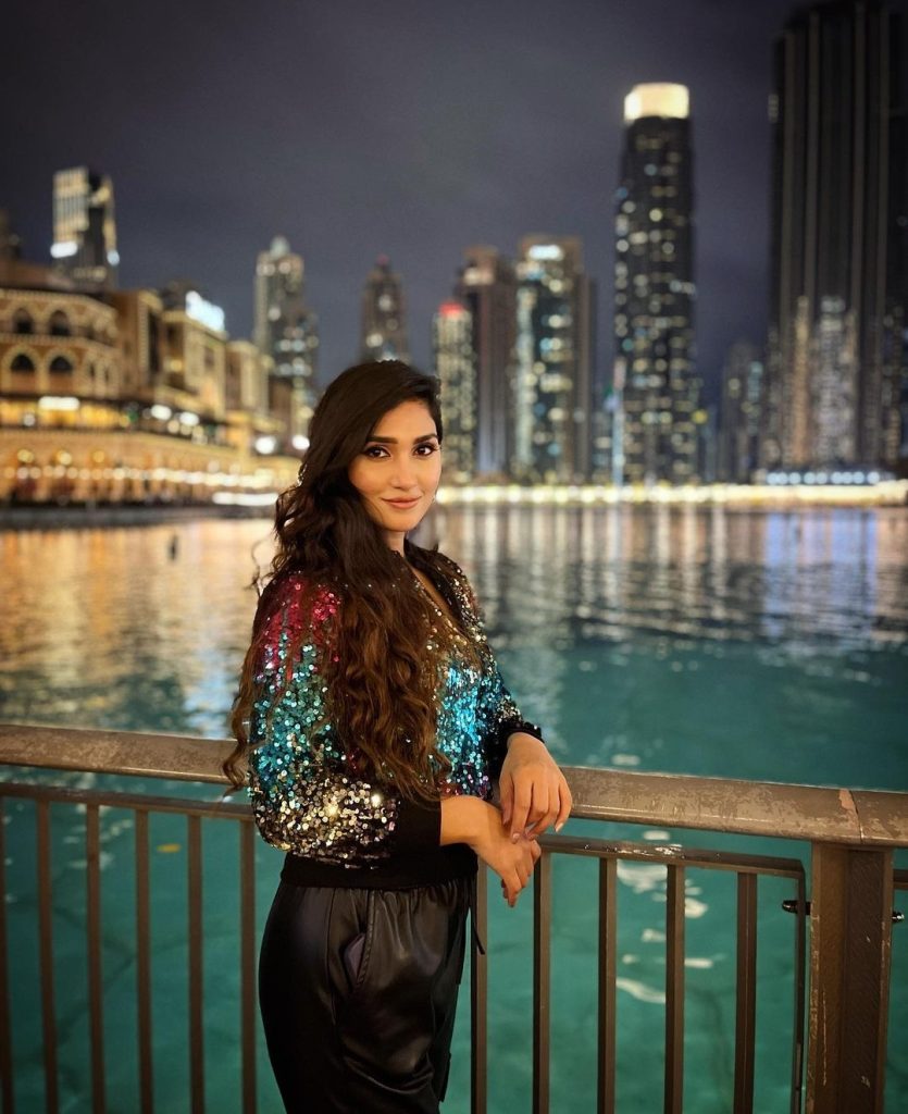 Hassan Ali Wife Samiyah's Pictures with Her Sister From Dubai