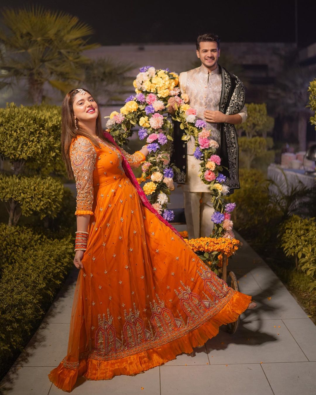 Kanwal Aftab & Sehar Hayat Pictures from Friends Mehndi | Reviewit.pk