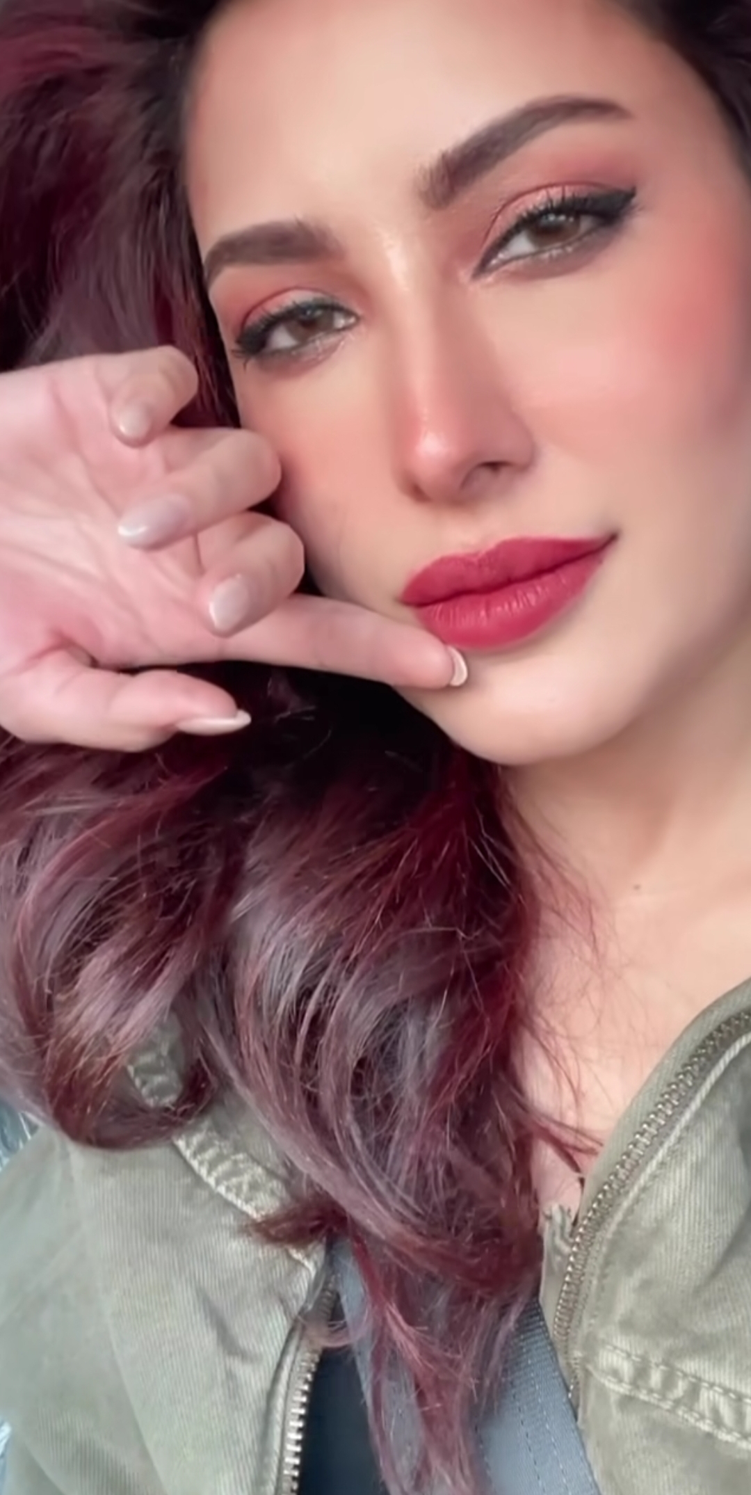 Mehwish Hayat New Pictures from Vacation | Reviewit.pk