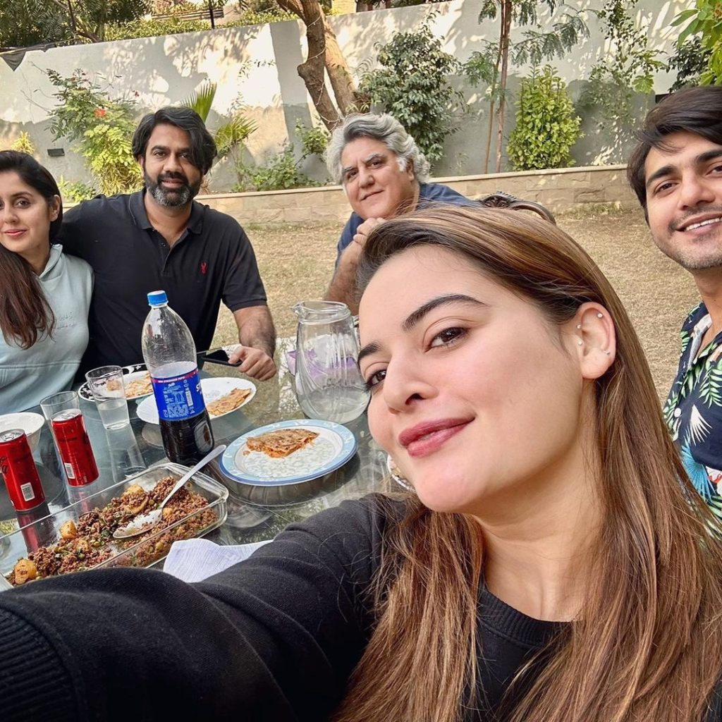 Minal Khan & Ahsan Mohsin Ikram New Pictures With Family