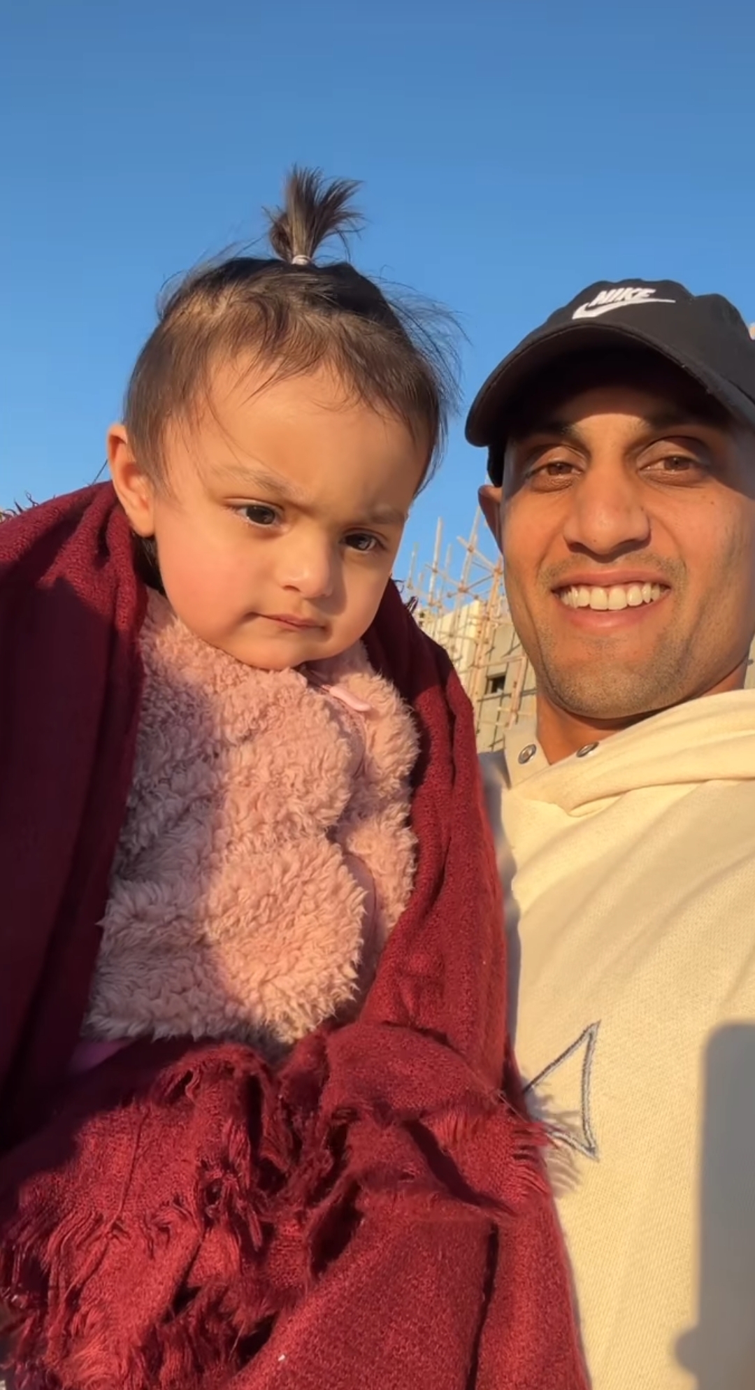 Sohai Ali Abro Beach Day With Daughter & Husband | Reviewit.pk