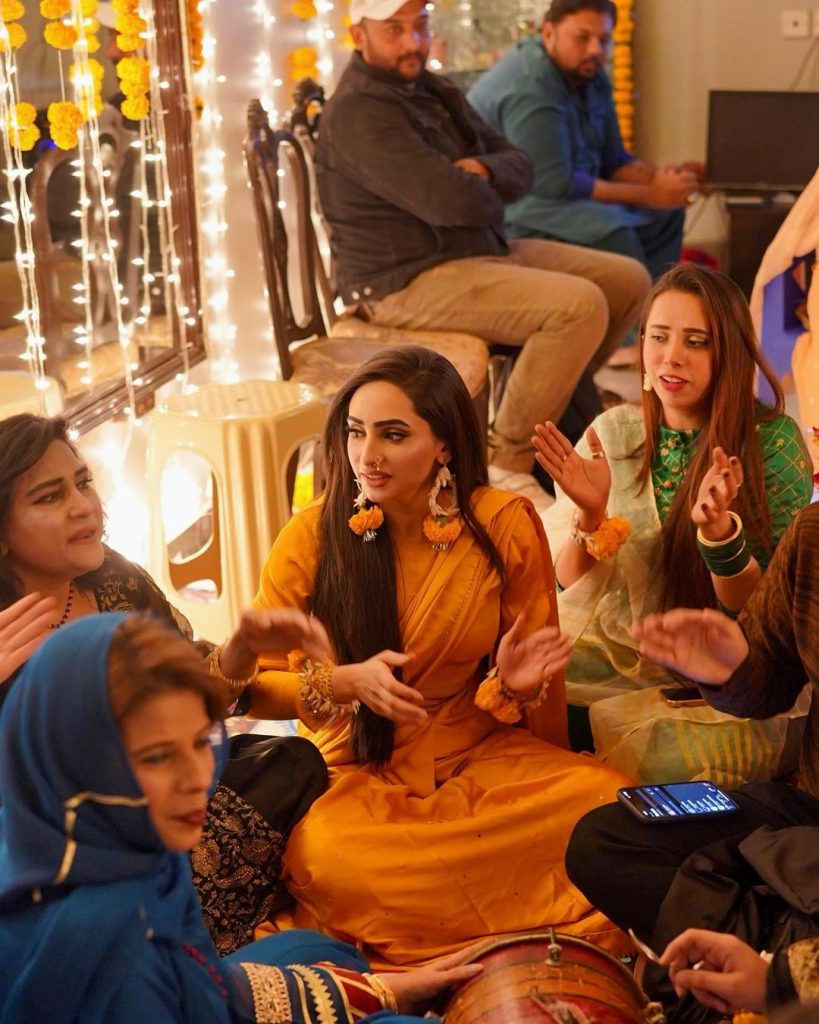 Actress Inaya Khan On Her Sister's Mehendi