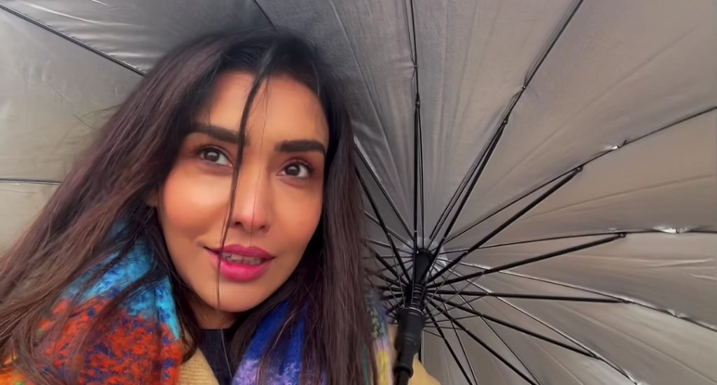 Gorgeous Maira Khan's Adorable New Pictures