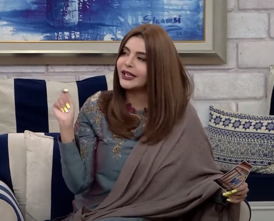Nida Yasir's Wig Gets Public Criticism