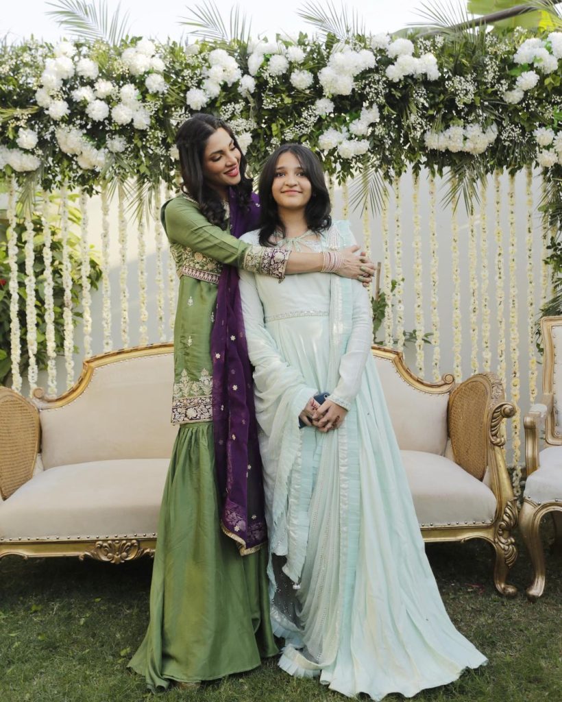 Zhalay Looks Gorgeous With Her Family On Sister's Nikkah