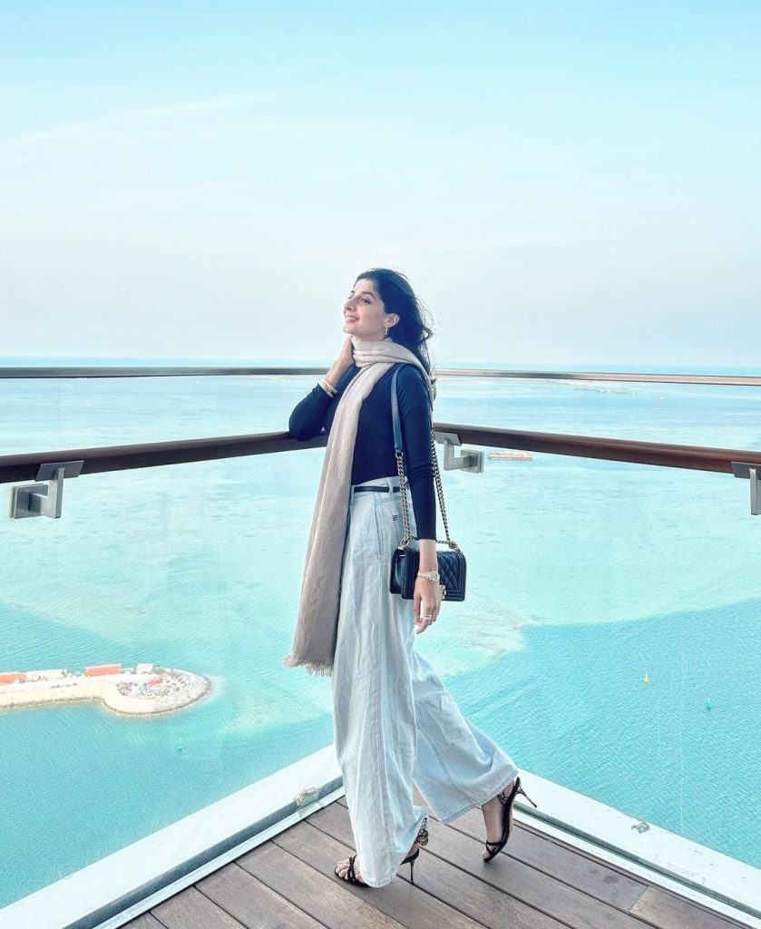 Mawra Hocane New Pictures From Doha Qatar