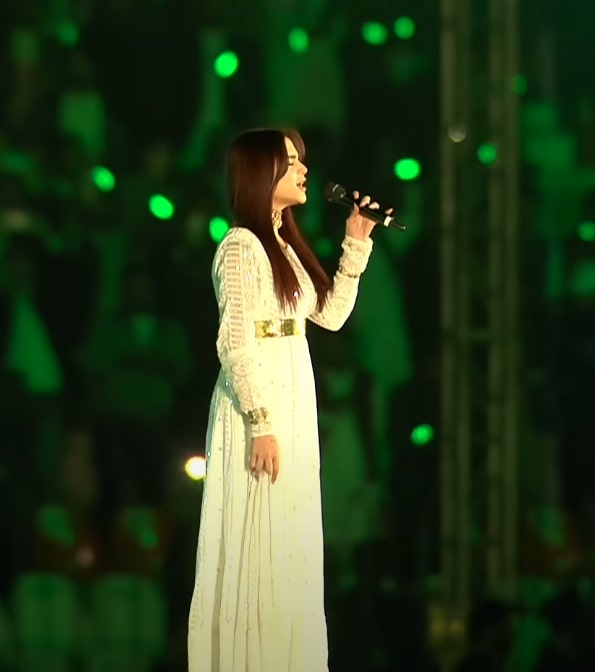 People Unimpressed By Aima Baig's Rendition Of National Anthem At PSL 8 Opening Ceremony