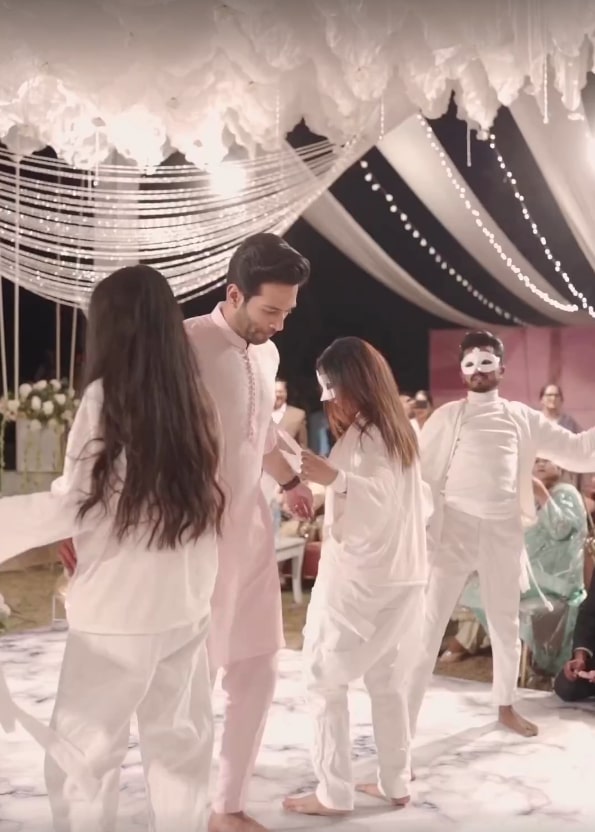 Arslan Khan's Filmy Dance Performance For Wife Hira Khan