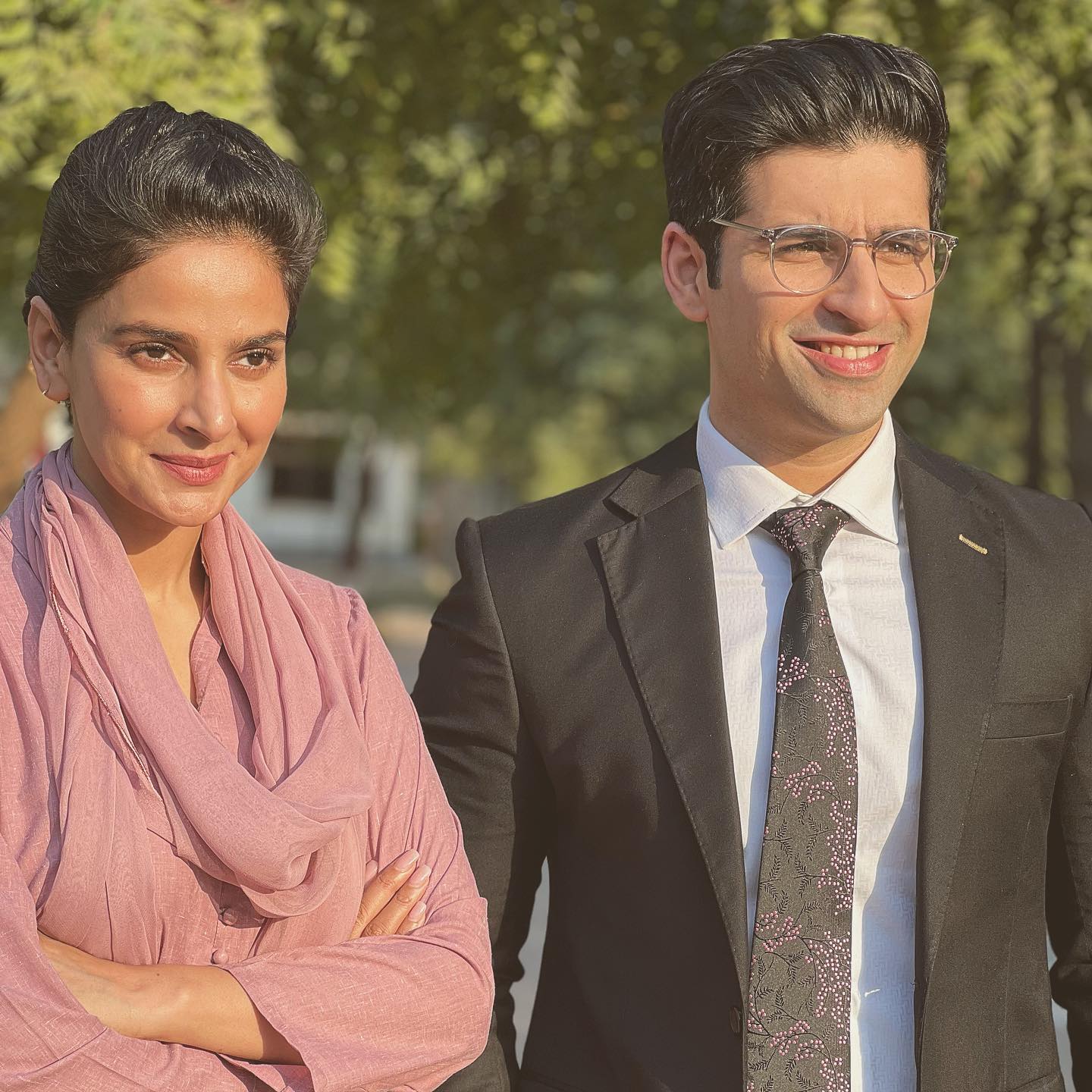 Muneer Sab Raj Muneeb Butt Shares Exclusive BTS Clips From Sar e Rah | Reviewit.pk