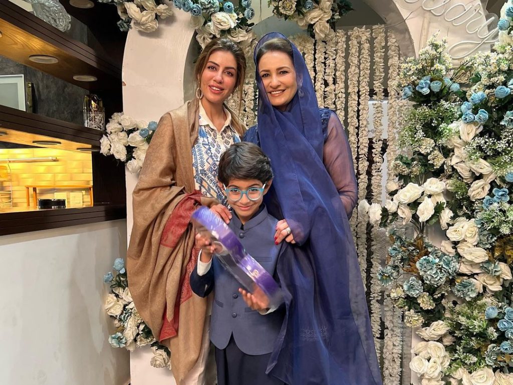 Sadia Faisal Celebrates Anniversary With Family Attending