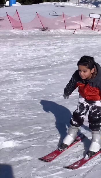 Sarwat Gilani And Fahad Mirza With Kids At Skiing Trip In Malam Jabba