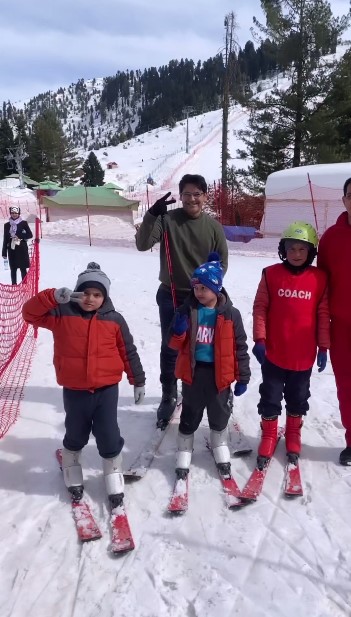 Sarwat Gilani And Fahad Mirza With Kids At Skiing Trip In Malam Jabba