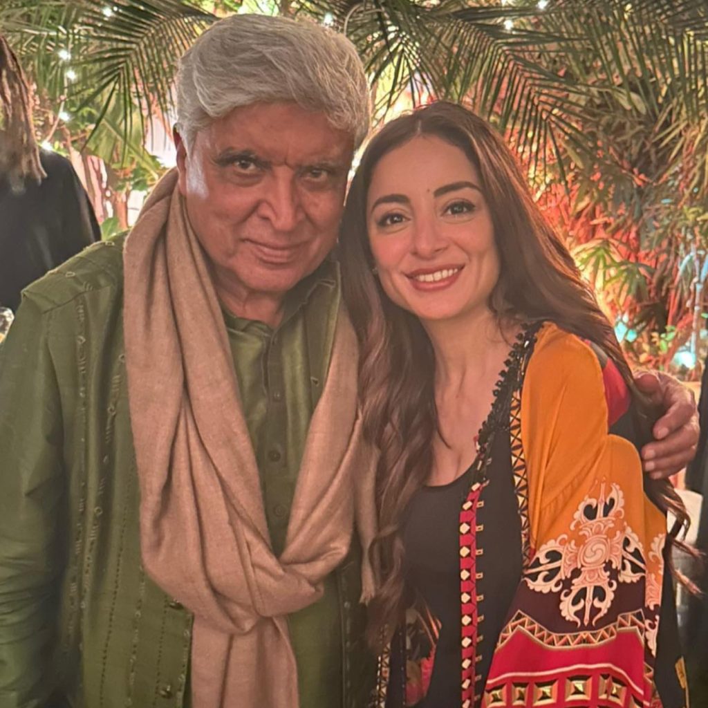 Candid Pictures And Videos Of Javed Akhtar With Pakistani Celebrities